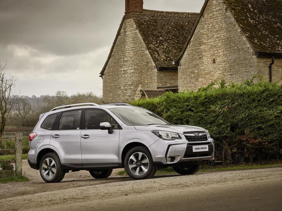  Subaru Forester 2.0XT 2016 года  (UK) (фото 18 из 30)